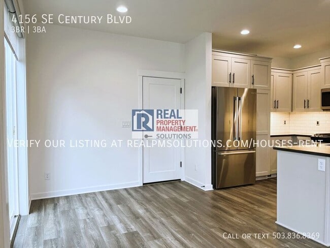 Building Photo - 4156 SE Century Blvd