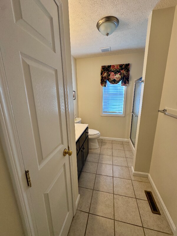 Building Photo - 406 Valley Greens Rd