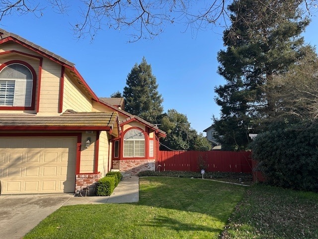 Building Photo - Modesto 5 Bedroom 3 Bathroom with a Pool