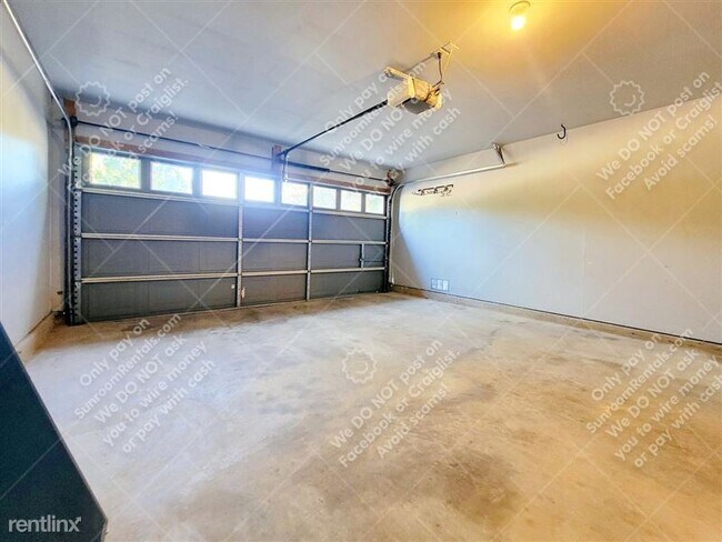 Building Photo - 809 Dogwood Trail