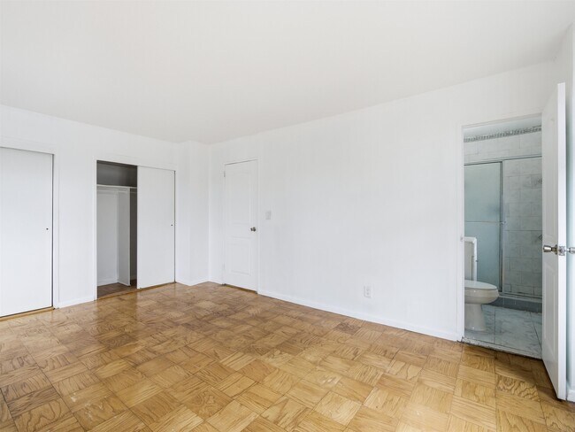 Building Photo - 10 Huron Ave