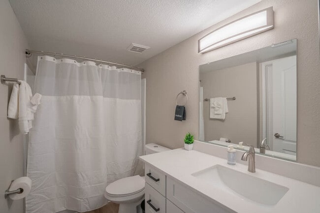 Building Photo - 8570 E McDowell Rd