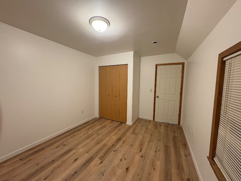 Building Photo - 543 Como Ave