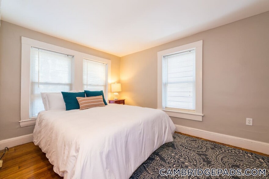 Building Photo - 199 Mt Auburn St