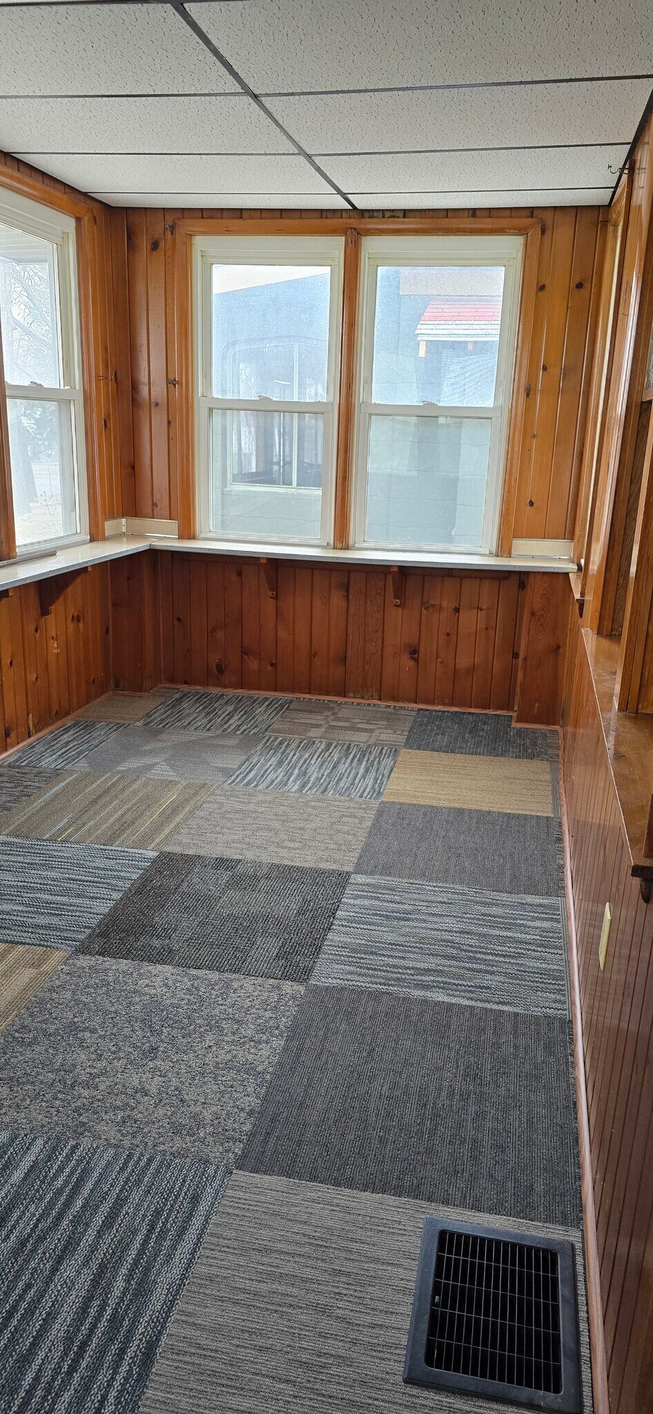 Building Photo - 1420 Thompson Ave