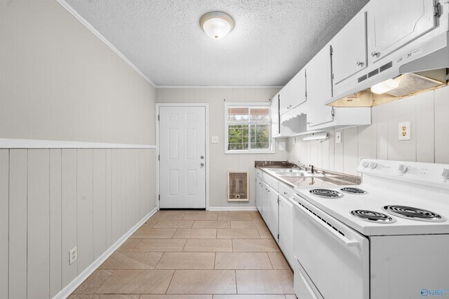 Building Photo - 4003 Patton Rd SW
