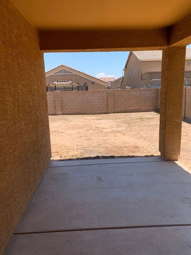 Building Photo - COMING SOON! Beautiful 4Bedroom/2Bathroom Home in Laveen
