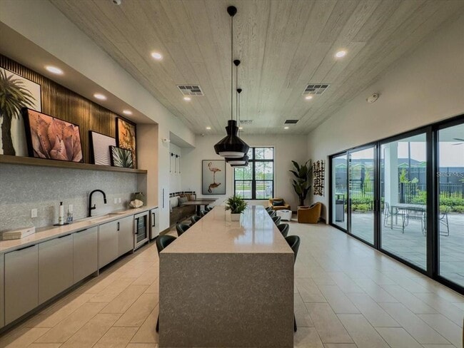 Building Photo - 1895 Pinecliff Dr