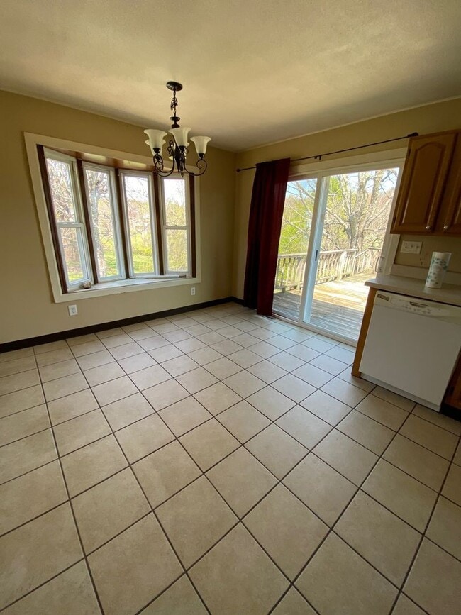 Building Photo - 4 bedroom home in Chuckey TN