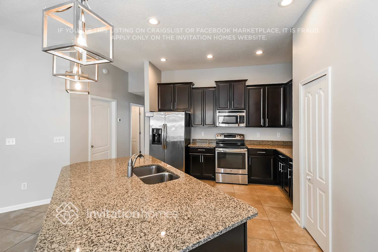 Building Photo - 153 Summer Point Dr