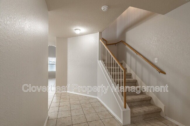Building Photo - 2424 Dimmitt Dr