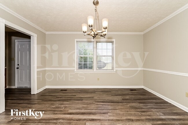 Building Photo - 215 Brooks Dr