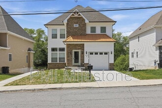 Building Photo - 530 N 3rd St