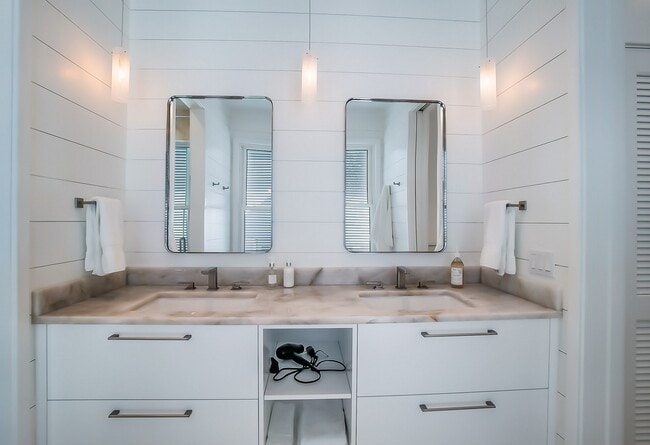 Building Photo - 270 Revels Ct