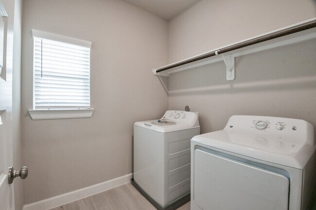 Building Photo - 3112 La Rambla Dr