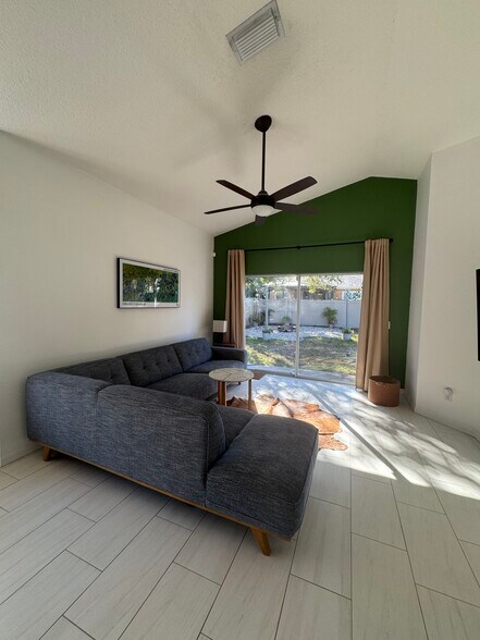 Building Photo - 7527 Oxford Garden Cir