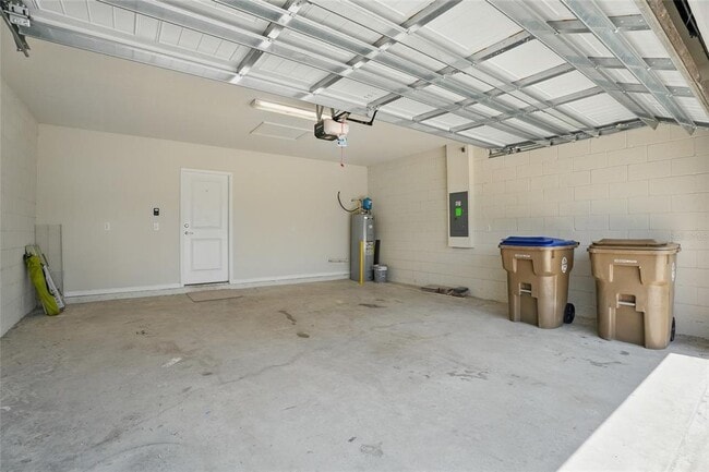 Building Photo - 5079 Royal Point Ave