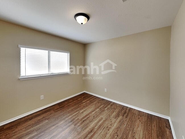 Building Photo - 1227 Deerhound Pl