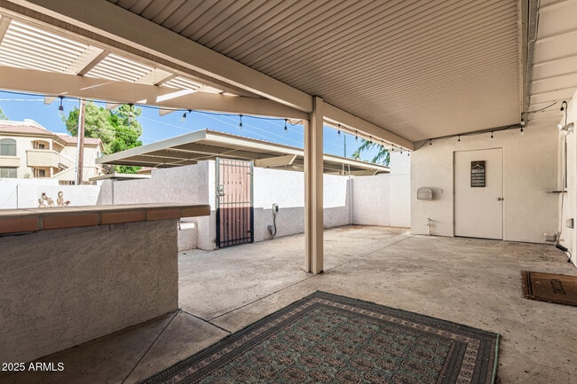 Building Photo - 7714 E Wilshire Dr