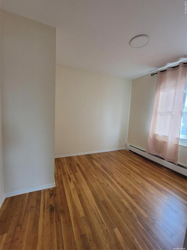 Building Photo - 59-24 Kissena Blvd