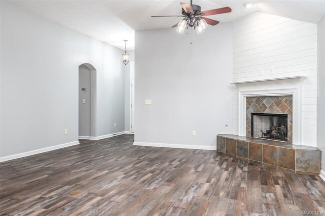 Building Photo - 9025 Saw Tooth Loop