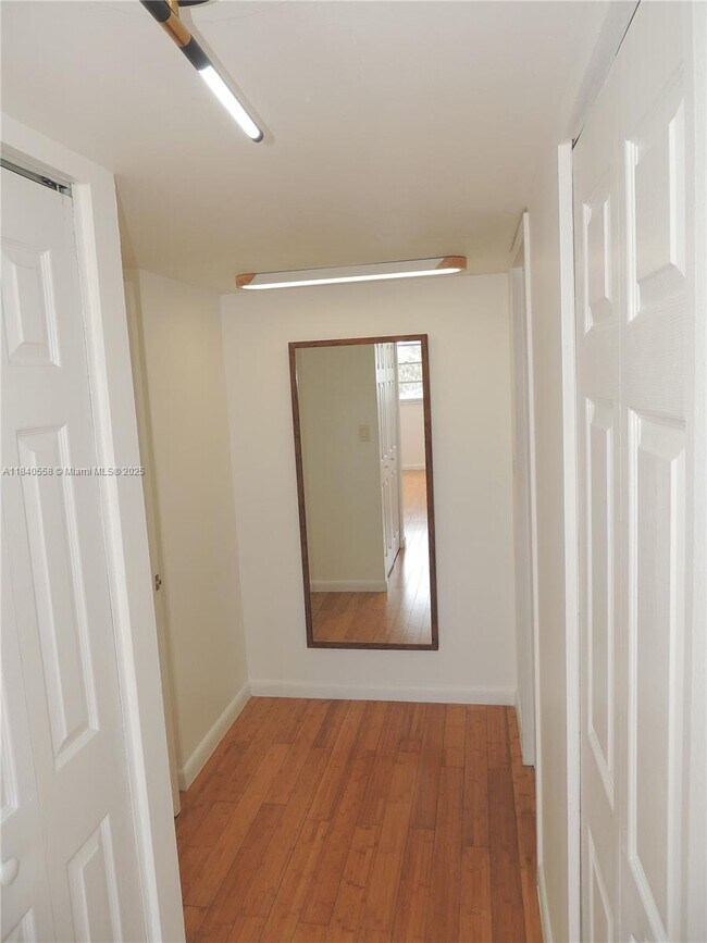 Building Photo - 13155 Ixora Ct