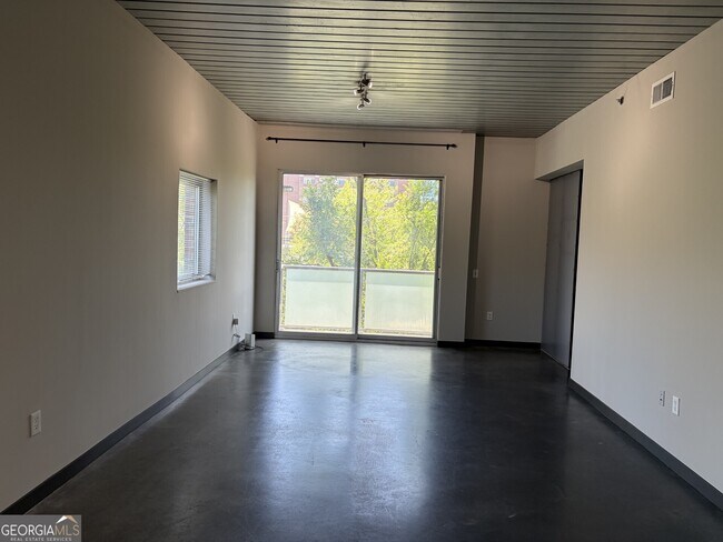 Building Photo - 620 Glen Iris Dr NE