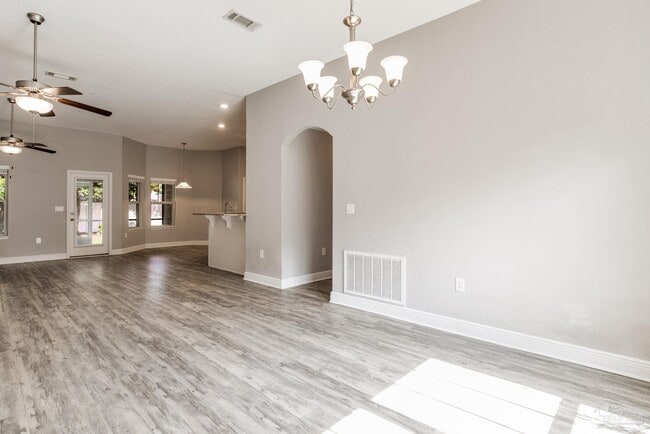 Building Photo - 3111 Hickory St