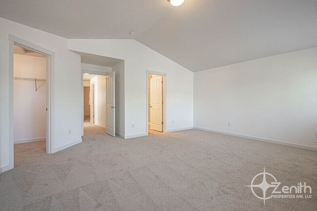 Building Photo - 7021 NE 55th St