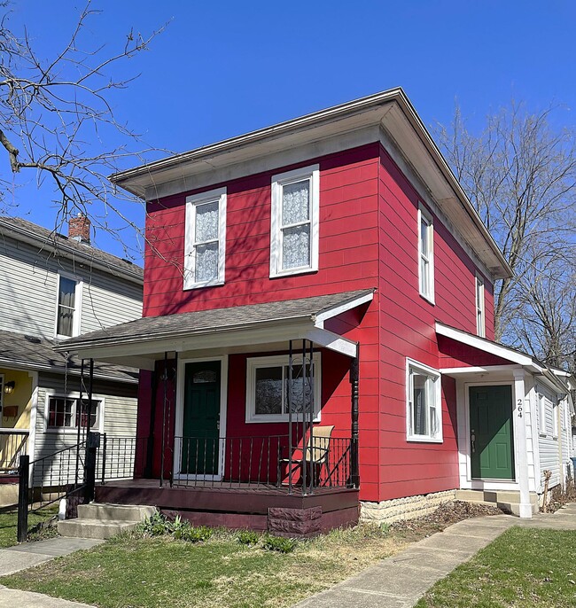 Building Photo - 264 W 8th St