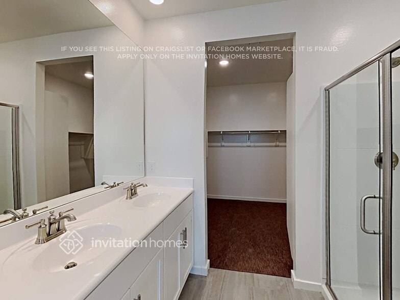 Building Photo - 40449 W Crane Dr