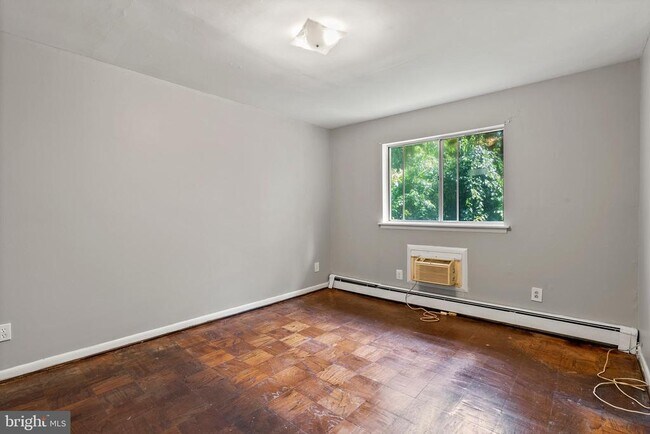 Building Photo - 6511 Brighton Ave