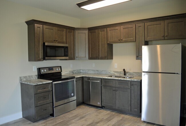 Building Photo - 803 Coles Ferry Pike