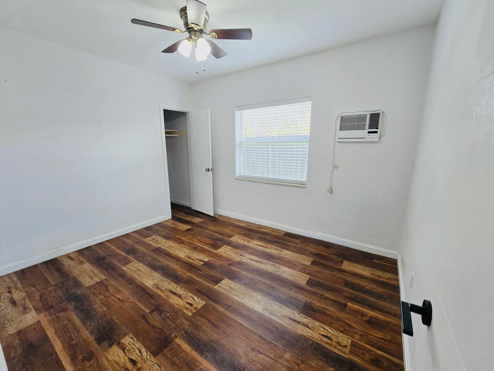 Building Photo - 2174 NE 181st St