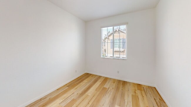 Building Photo - Available Now: Cozy 4 Bedroom 2.5 Bath Home in Rancho Cucamonga.