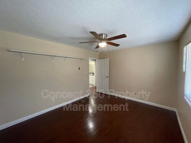 Building Photo - 4158 E Wilton St