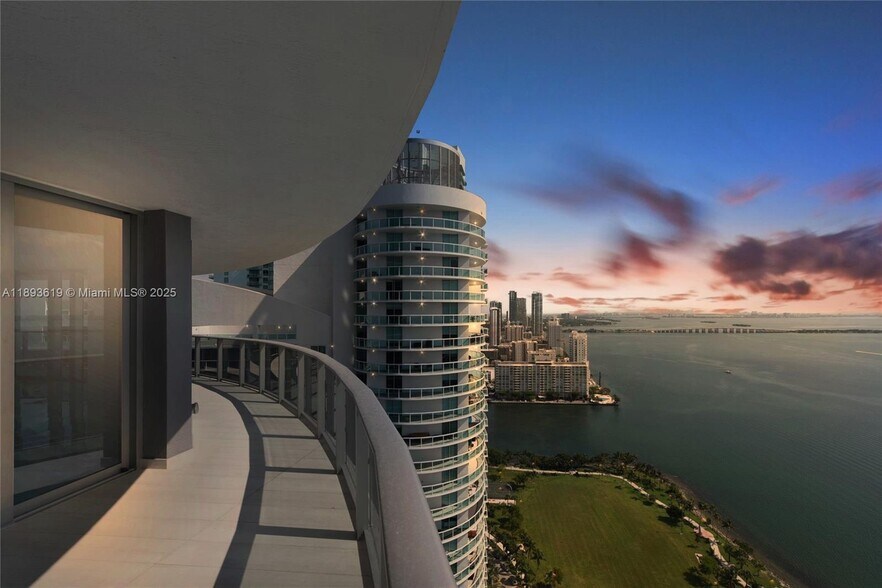 Building Photo - 488 NE 18th St