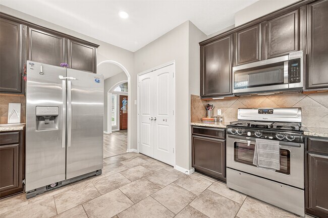 Building Photo - 20702 Sommerset Branch Ct