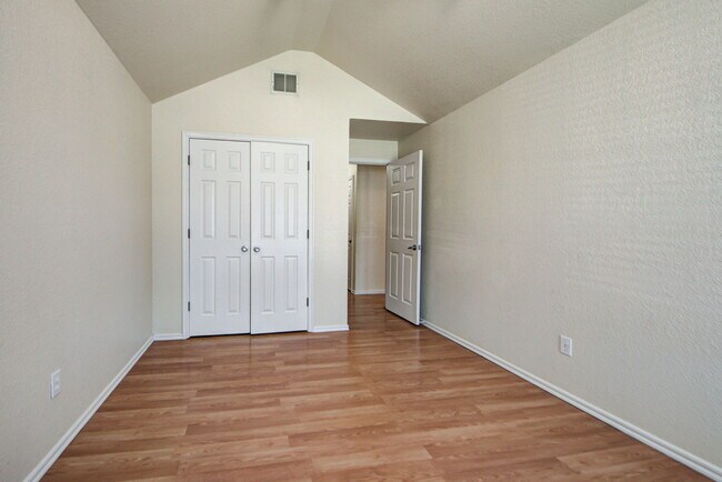 Building Photo - 2904 Canyon Oaks Ct