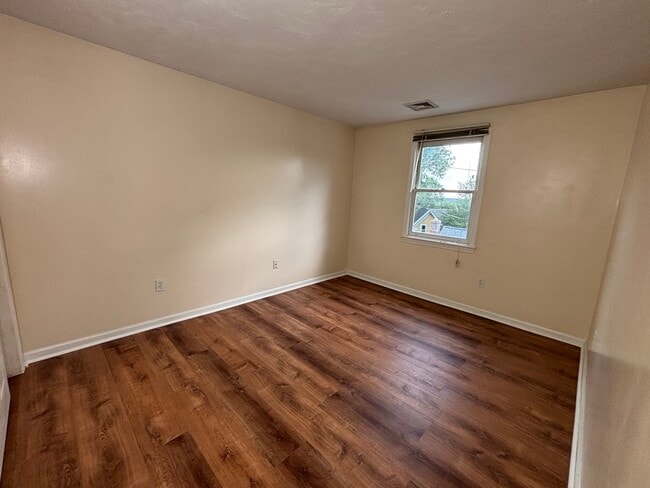 Building Photo - 118 Montclair Ave