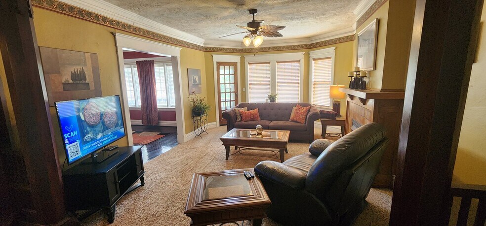 Building Photo - 125 S 5th St