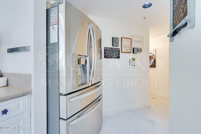 Building Photo - 4650 Links Village Dr