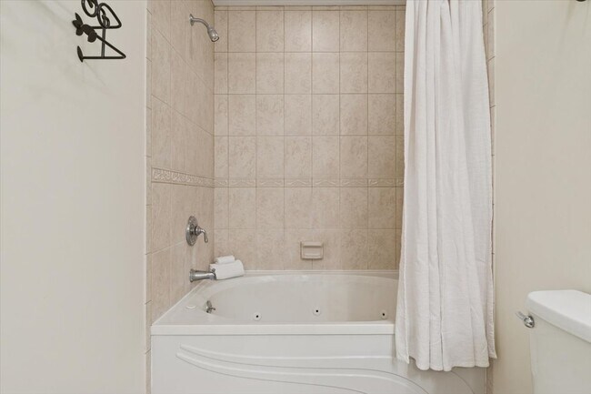 Building Photo - 305 Cane Garden Cir