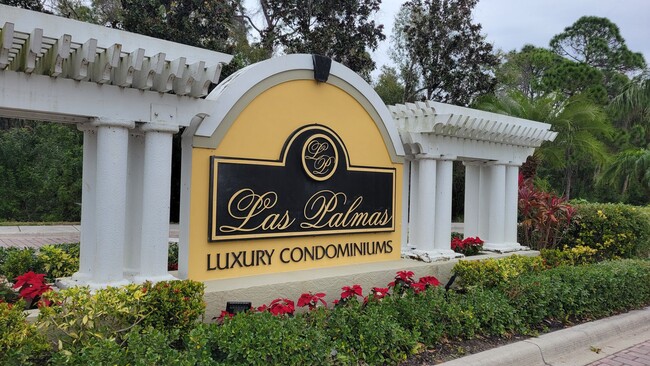 Building Photo - Annual turnkey furnished renovated GATED C...