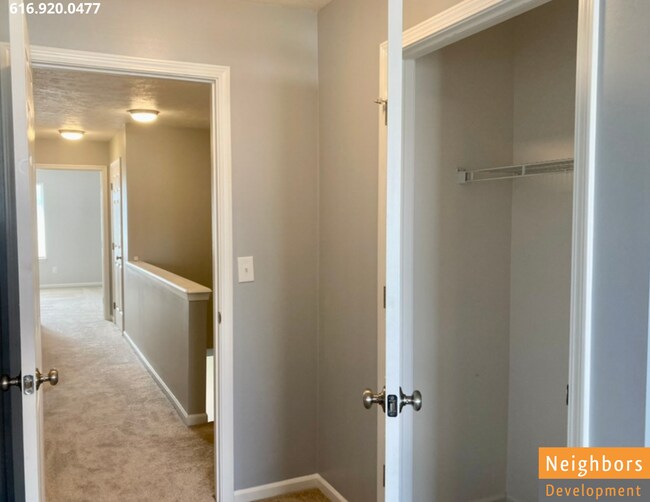 Building Photo - 5425 Rivertown Cir SW