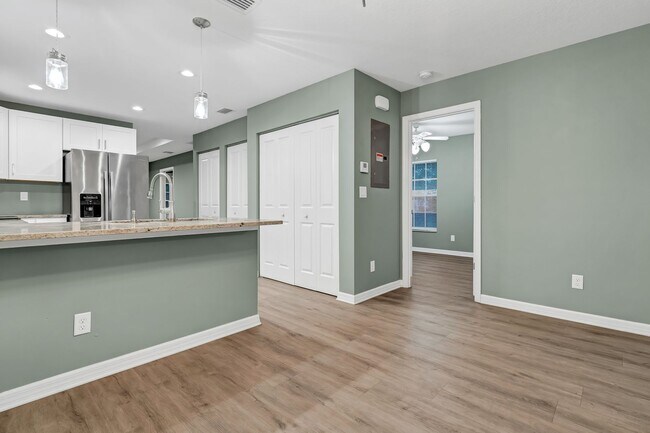 Building Photo - Charming Bungalow Across from Love Park – ...