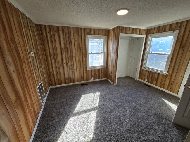 Building Photo - 430 Byrd St