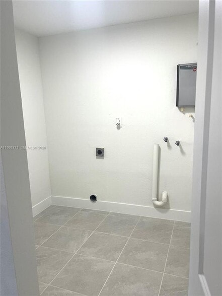 Building Photo - 1666 SW 3rd Ct