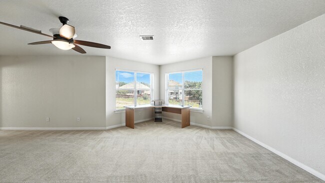 Building Photo - 4527 Summer Fall