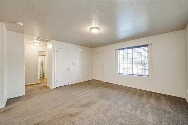 Building Photo - SW Boise Single Level Charmer!